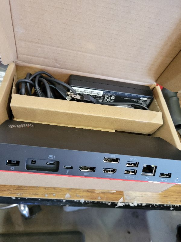 Photo 1 of Lenovo ThinkPad Universal Thunderbolt 4 Smart Dock
**USED**