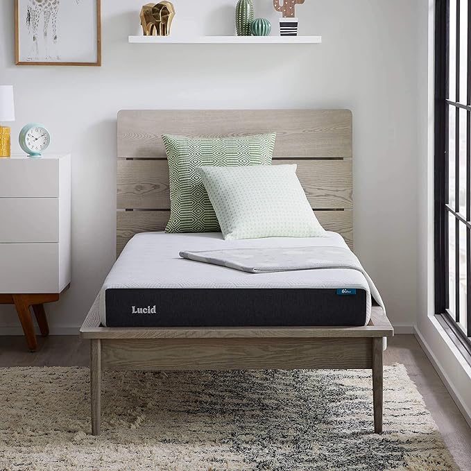 Photo 1 of ** dirt from transport**Lucid 6 Inch Memory Foam Mattress – Low Profile – Medium Firm Feel - Infused with Bamboo Charcoal and Gel - - Temperature Regulating - Breathable - Queen Size