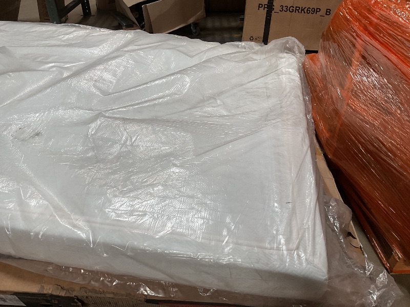 Photo 1 of ** dirt from transport**Lucid 6 Inch Memory Foam Mattress – Low Profile – Medium Firm Feel - Infused with Bamboo Charcoal and Gel - - Temperature Regulating - Breathable - Queen Size