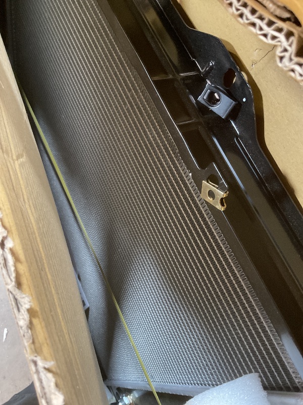 Photo 1 of ** scrape damage on small hose inlet and cover**Denso 221-0518 Radiator