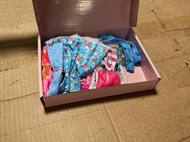 Photo 1 of ?195 Pcs Doll Clothes and Accessories Kit, Include Princess Gowns, Fashion Skirt, Slip Dresses, Tops, Pants, Bikini Swimsuits, Shoes, Crowns, Necklaces, Glasses, Hangers in Gift Box for 11"-12" Dolls