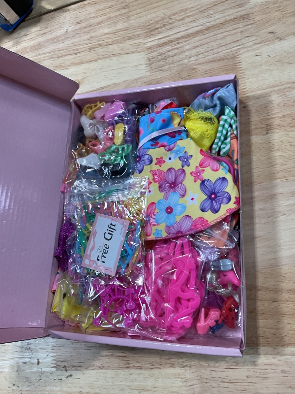 Photo 1 of ?195 Pcs Doll Clothes and Accessories Kit, Include Princess Gowns, Fashion Skirt, Slip Dresses, Tops, Pants, Bikini Swimsuits, Shoes, Crowns, Necklaces, Glasses, Hangers in Gift Box for 11"-12" Dolls