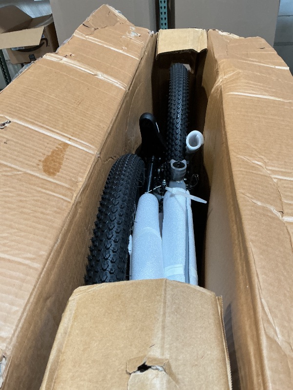 Photo 1 of ***RECOMENDED FOR PARTS /ISSUES FUNCTIONING POSSIBLY A "ACTIVATED SENSOR" **** HH HILAND 26 Inch Mountain Bike, Mens Womens MTB with 18 Speeds, High-Tensile Steel Frame, V Brake, Hardtail Bicycle for Adults Gray