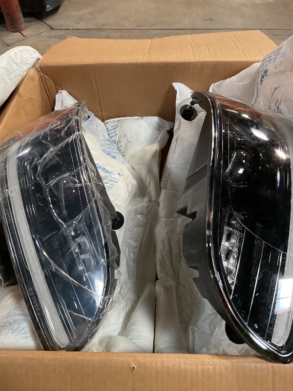 Photo 1 of ***DAMAGED***Hpdmauto Headlights for Peterbilt 387 325 330 335 337 340 348 382 384 386 Truck High and Low Beam Bulb Left Driver and Right Passenger Side Pair LED Headlamp(Black)