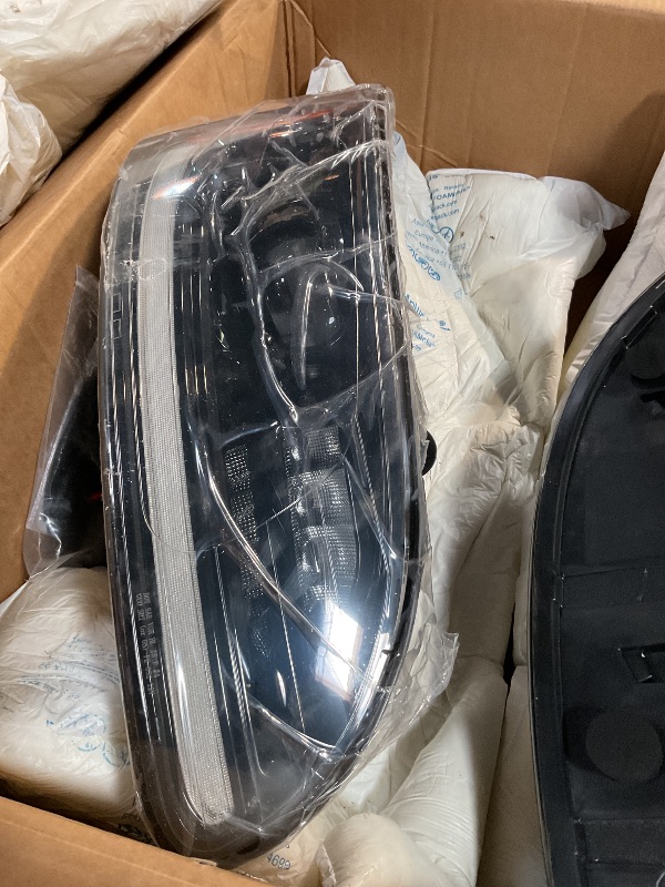 Photo 1 of ***DAMAGED***Hpdmauto Headlights for Peterbilt 387 325 330 335 337 340 348 382 384 386 Truck High and Low Beam Bulb Left Driver and Right Passenger Side Pair LED Headlamp(Black)