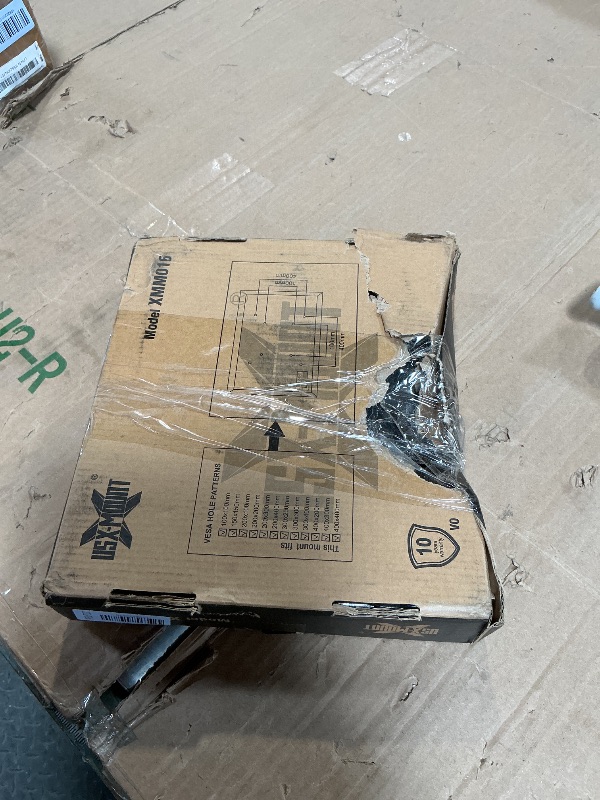 Photo 1 of **BOX DAMAGED*** USX Mount TV Wall Mount for Most 26-60 Inch TVs up to 77 lbs, Full Motion Wall Mount TV Bracket with Swivel Tilt Single Stud Design for Corner, Max VESA 400x400mm fit Most 32 40 42 43 50 55 60 TVs