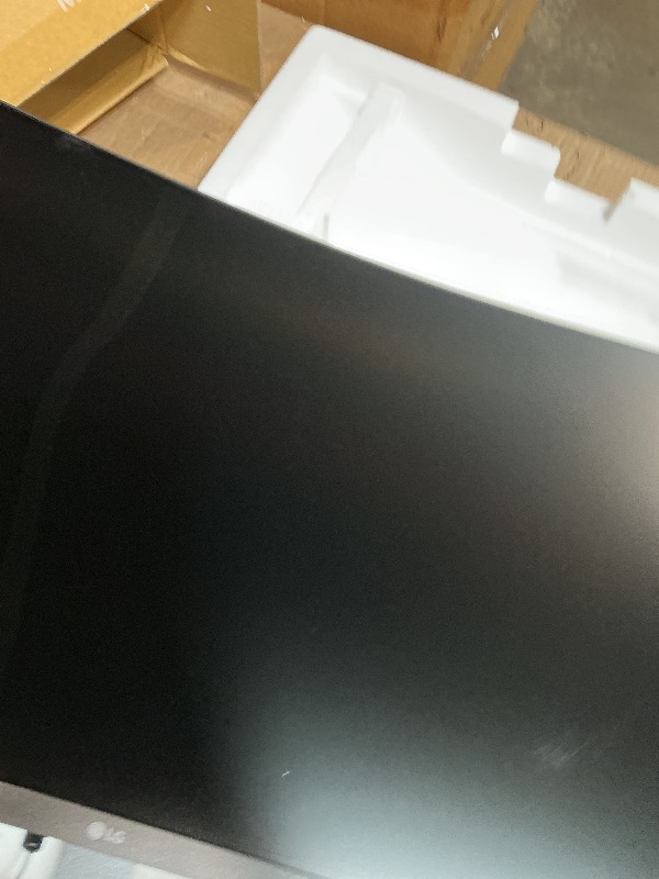 Photo 1 of **FOR PARTS ONLY MONITOR HAS A LARGE CRACK DOWN THE CENTER**** LG 32MR50C-B Curved Monitor 32-Inch FHD 100Hz AMD FreeSync OnScreen Control Dynamic Action Sync Black Stabilizer Tilt Stand (HDMI) - Black