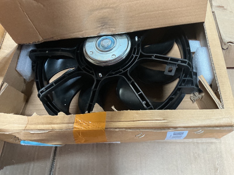 Photo 1 of ***RECOMENDED FOR PARTS/ HAS PLASTIC PIECE BRKEN OFF BODY OF PART *** NewYall Engine Radiator Condenser Cooling Fan Assembly for Infiniti EX35 FX35 G35 G37 M35h Q60 Q70 Nissan 370Z 2007-2020