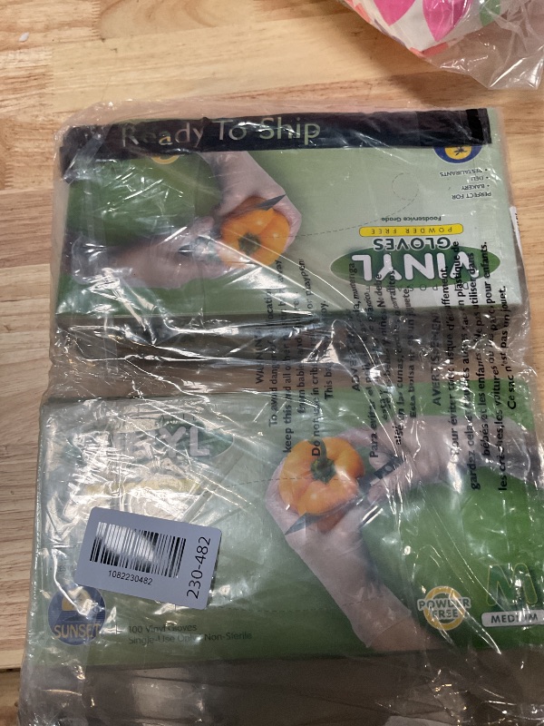 Photo 1 of 200 Disposable Vinyl Gloves, Non-Sterile, Powder-Free, Smooth Touch, Food Service Grade, Medium Size [2x100 Pack]