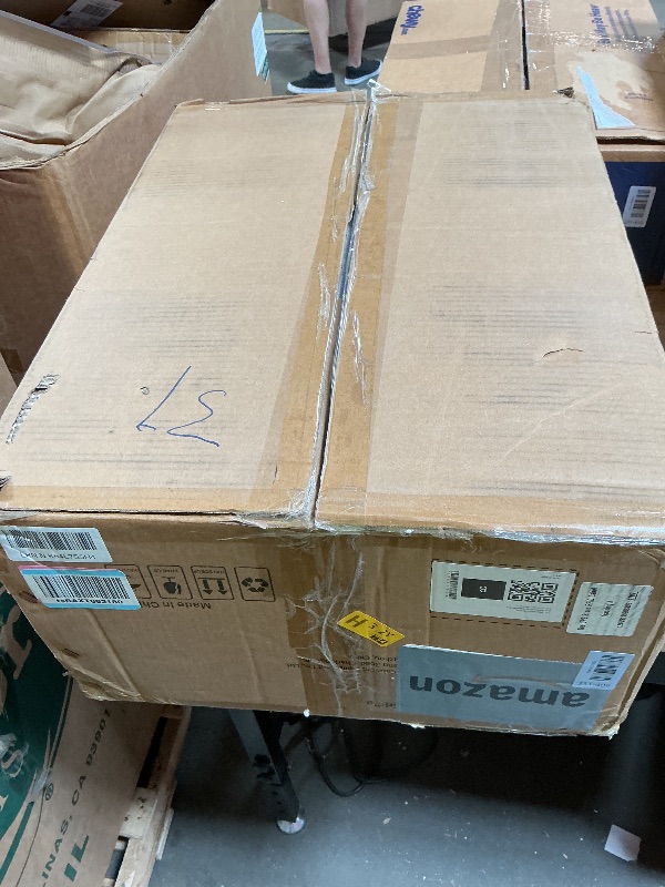 Photo 1 of ***HEAVILY USED***VEVOR Commercial Electric Griddle, 22", 1600W Countertop Flat Top Griddle, Stainless Steel Teppanyaki Grill w/Iron Cooking Plate, 122-572? Adjustable Temp Control 2 Shovels & Brushes, 110V