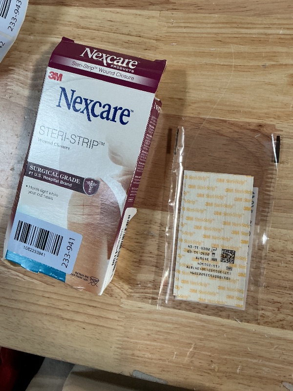 Photo 1 of *missing**Nexcare Steri-Strip Wound Closure, Breathable Strips Hold Small Wounds Firmly Closed, Great After Sutures or Staples - 18 Wound Closures