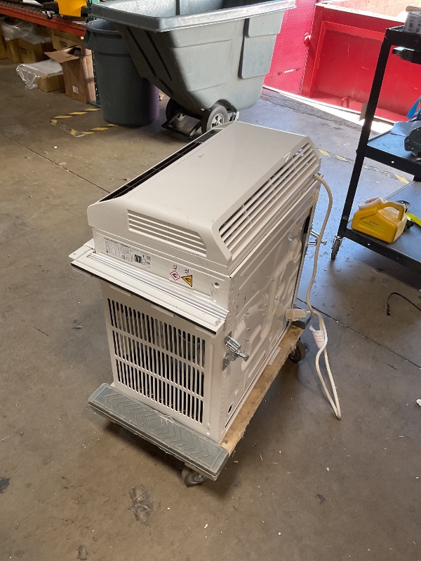 Photo 1 of ***PARTS ONLY***NON FUNCTIONAL***LG 14,000 BTU DUAL Inverter Smart Window Air Conditioner, 115V, Cools 800 Sq. Ft. for Bedroom, Living Room, Apartment, Quiet Operation, ENERGY STAR®, works with LG ThinQ, Amazon Alexa and Hey Google