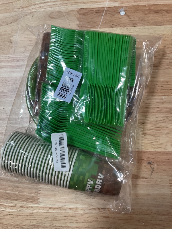 Photo 1 of 168pcs Green Birthday Party Decorations Green Plates Napkins Party Supplies Disposable Paper Cups Tableware Set for Boys Kid Teen Birthday Decor Serves 24