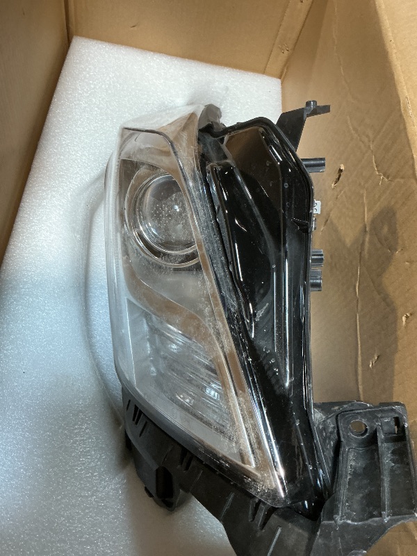Photo 1 of ***PARTS ONLY***NON FUNCTIONAL***
LBRST Headlight Fit 2013-2017 for XTS Chrome Housing Titanium Right Headlight Assembly GM2503374