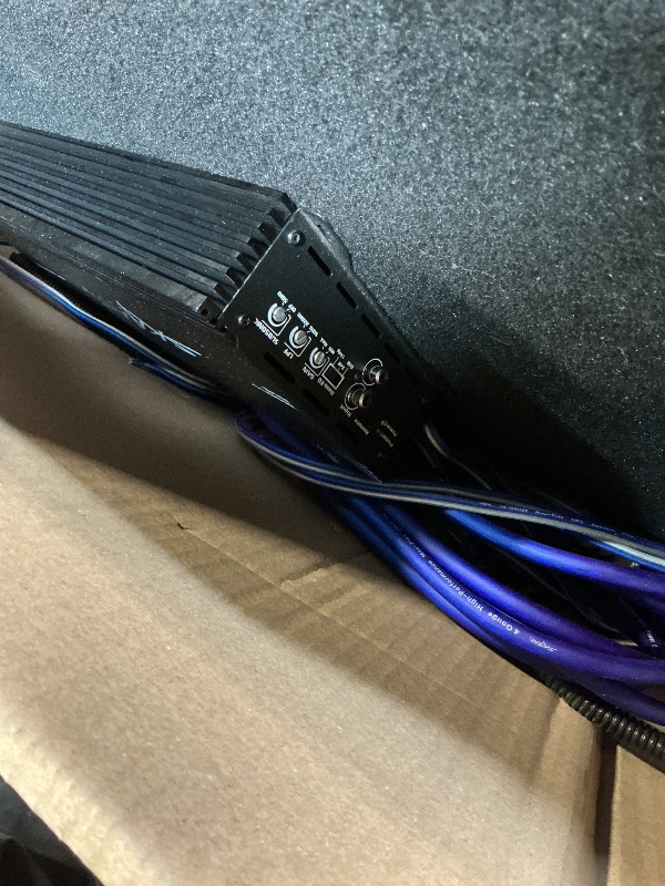 Photo 1 of ** one speaker sounds broken/rattles**Skar Audio Triple 8" Complete 2,100 Watt SDR Series Subwoofer Bass Package - Includes Loaded Enclosure with Amplifier