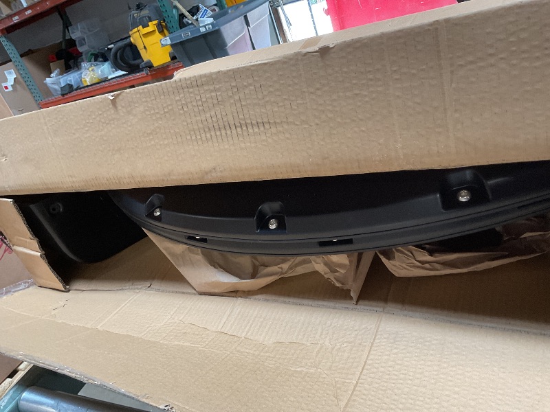 Photo 1 of ***HAS DAMAGES FROM PRE -INSTALLATION (SCRATCHES & STRIPPED PLASTIC)**** Tyger Auto Fender Flare Compatible with 2017-2022 Ford F-250 F-350 Super Duty, Smooth Textured Black Paintable Bolt-Riveted Style 4pc | T-FF8F4388