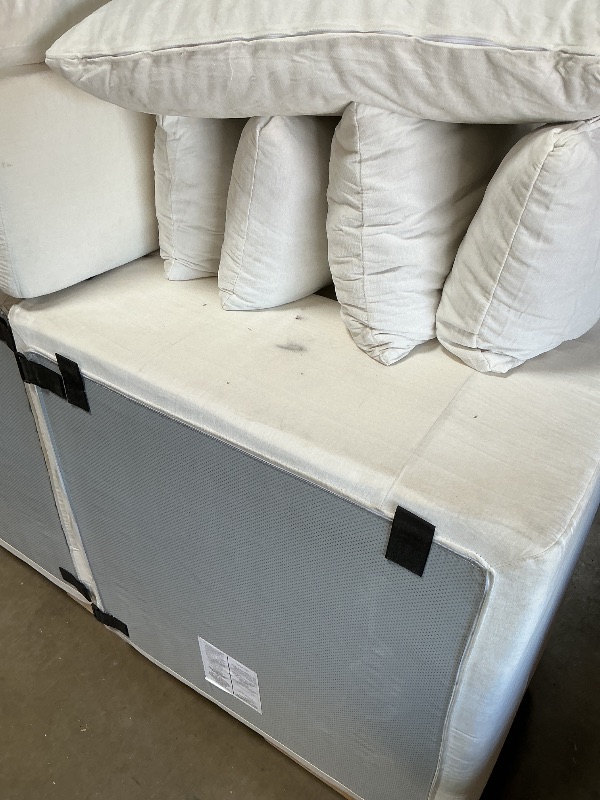 Photo 1 of ** dirt from transport**Novilla 104.3" Modular Cloud Couch, Modern Sectional Sofa with Smarts Coil® Support, Chenille Fabric, Upholstered Couch for Living Room Apartments Bedroom, No Assembly, 3 Seater + 2 Ottoman, White