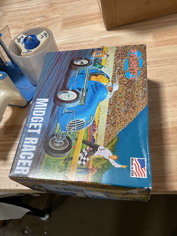 Photo 1 of ***FOR PARTS ONLY/ MISSING ASSEMBLY PIECES**** Atlantis M110 1/20 Scale Midget Racer Plastic Model Kit - Assembly Required