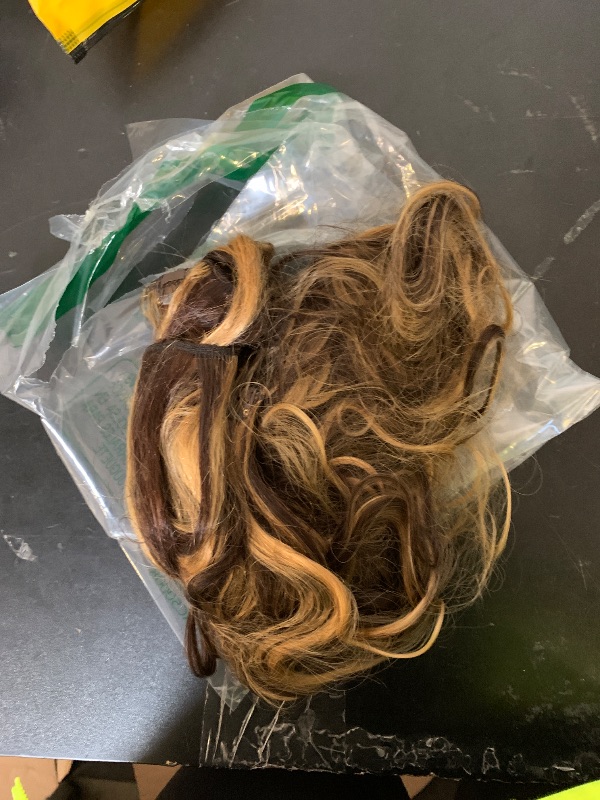 Photo 1 of P427 Highlight Clip in Hair Extensions,Soft Real Human Hair 120g 7pcs,30 Inch Brazilian Remy Ombre Blonde Clip ins,Brown Clip ins Silky Body Wave Hair Extensions