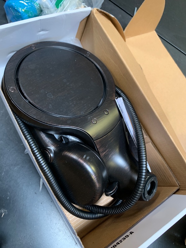 Photo 1 of Delta 6-Setting HydroRain Premium 2-in-1 Dual Shower Head with ProClean Spray, Oil Rubbed Bronze High Pressure Shower Head with Handheld Spray, 1.75 GPM Flow Rate, Venetian Bronze 56000-RB25