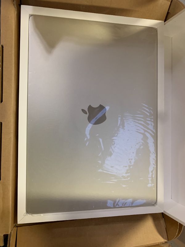 Photo 1 of Apple 2025 MacBook Air 15-inch Laptop with M4 chip: Built for Apple Intelligence, 15.3-inch Liquid Retina Display, 24GB Unified Memory, 512GB SSD Storage, 12MP Center Stage Camera, Touch ID; Starlight