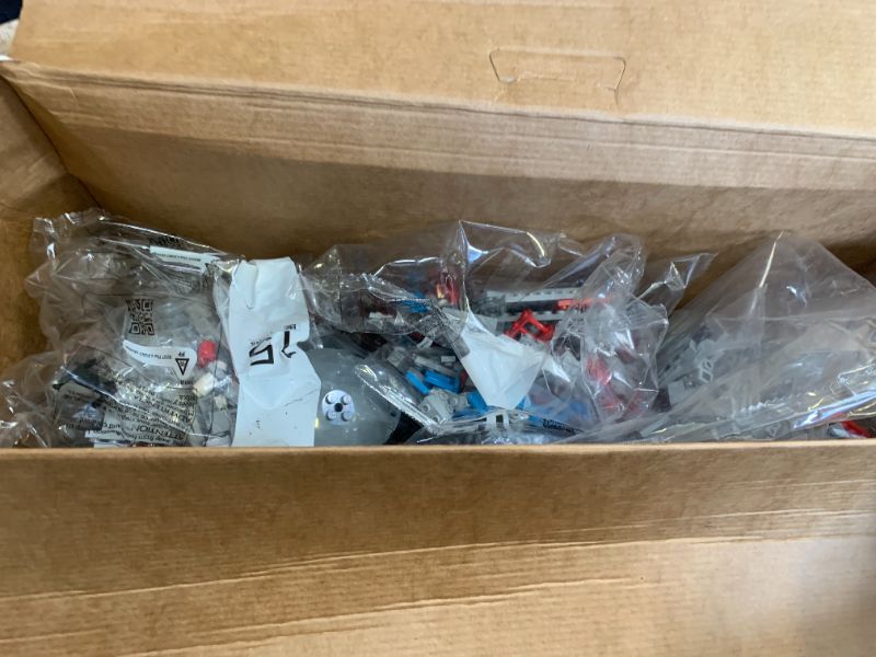 Photo 1 of "missing all Minifigures Small Action Figures_________________LEGO Marvel Spider-Man Daily Bugle Building Sets for Adults - Display as Office or Book Shelf Decor - Gifts for Christmas - 25 Minifigures - 76178