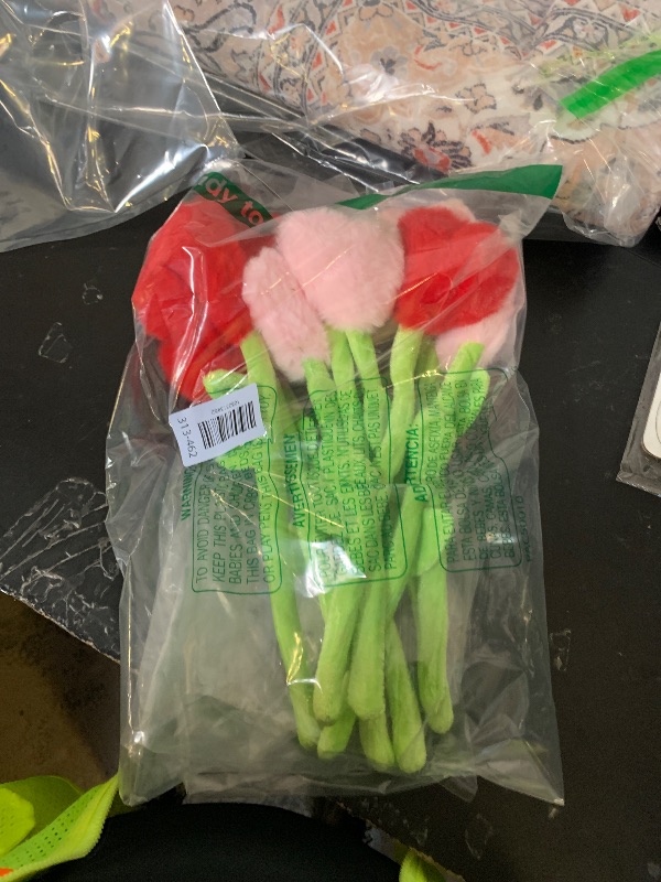 Photo 1 of ZJoey 10 Pcs Plush Heart Flower Stuffed Bendable Stems Plush Bouquet Toy Soft Rose Flower 12.6 Inch for Christmas 2026 Mother's Day Girl Girlfriend Wife(Red and Pink Heart)
