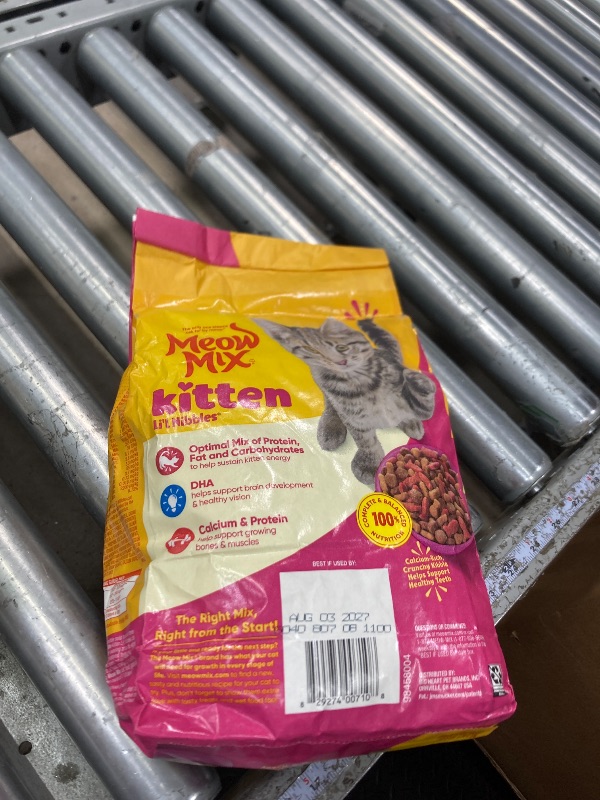 Photo 1 of **BB 8/03/2027***Meow Mix Kitten Li’l Nibbles Dry Cat Food for Kittens 3.15 Lb. Bag EST VALUE 5.29