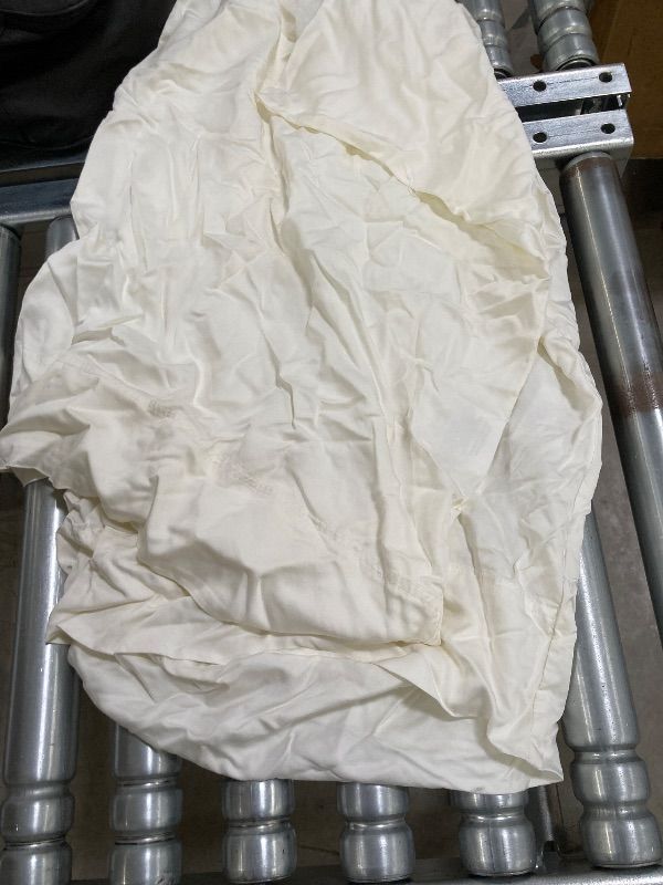 Photo 1 of ***USED*** Queen Size Sheet Set, I Fitted Sheet, 1 Flat Sheets, 2 Pillowcases  ***NOT IN SEALED PACKAGING***