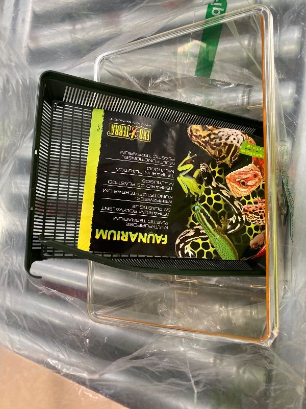 Photo 1 of ***BROKEN LID***Exo Terra Faunarium, Plastic Reptile Terrarium, Medium, PT2260***BROKEN LID***