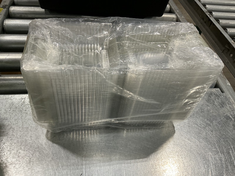 Photo 1 of 100 Pcs Clear Hinged Plastic Containers with Lids,Individual Cake Slice Containers,Square Plastic Food Container,Disposable Clamshell Take Out Containers for Cakes,Cookies,Pasta,Sandwiches,Salad
