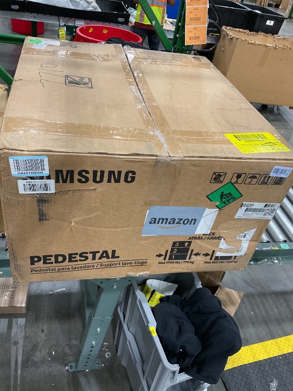 Photo 1 of ****** AS IS ALL  SALES FINAL NHO RETURMS*******SAMSUNG 27-Inch Washer Dryer Pedestal Stand w/ Pull Out Laundry Storage Drawer, Stainless Steel, WE402NP/A3, WHITE