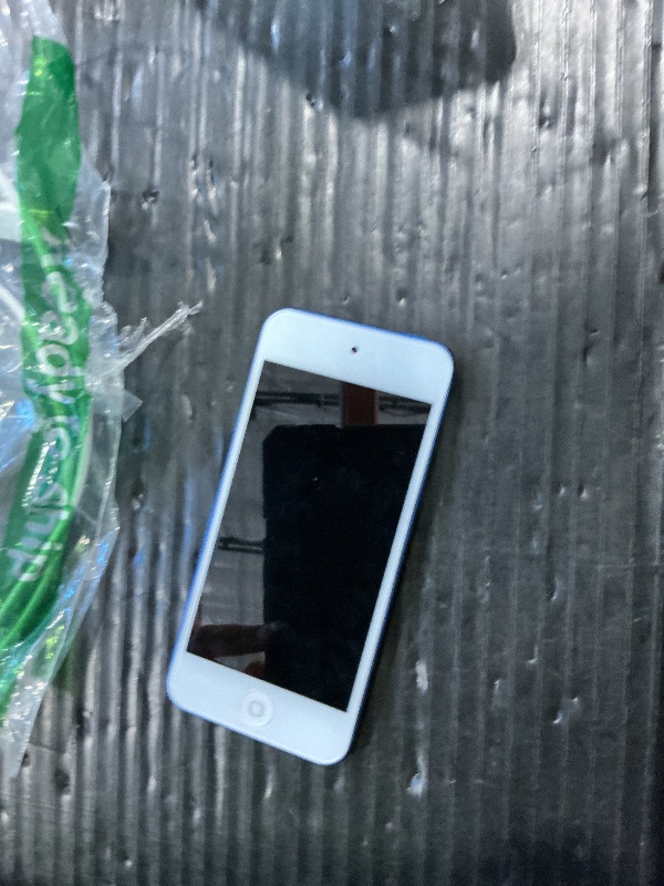Photo 1 of **MISSING CHARGER**Apple iPod Touch 16GB Blue (6th Generation) MKH02LL/A (Refurbished)