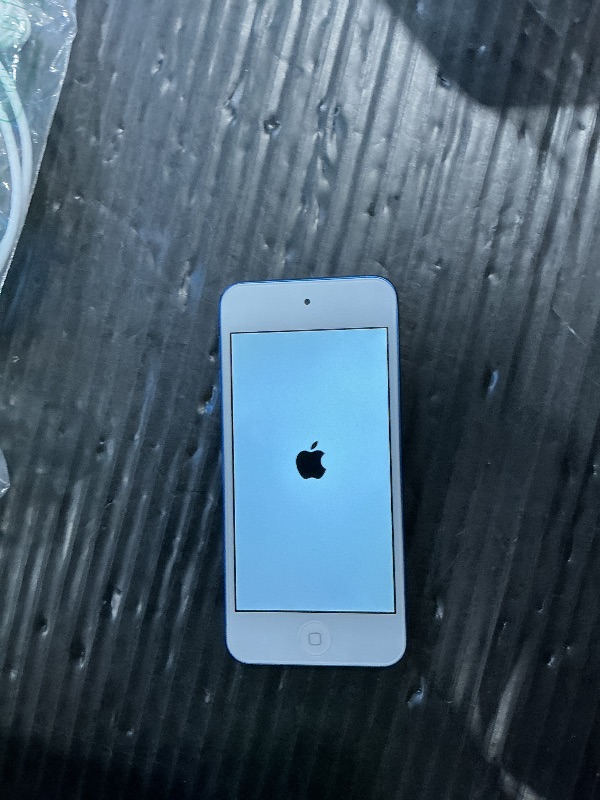 Photo 1 of **MISSING CHARGER**Apple iPod Touch 16GB Blue (6th Generation) MKH02LL/A (Refurbished)
