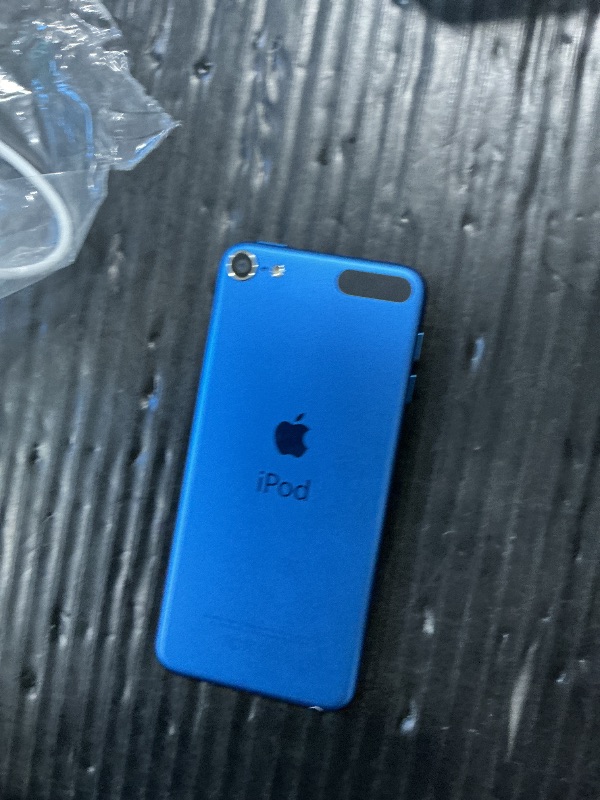 Photo 1 of **MISSING CHARGER**Apple iPod Touch 16GB Blue (6th Generation) MKH02LL/A (Refurbished)