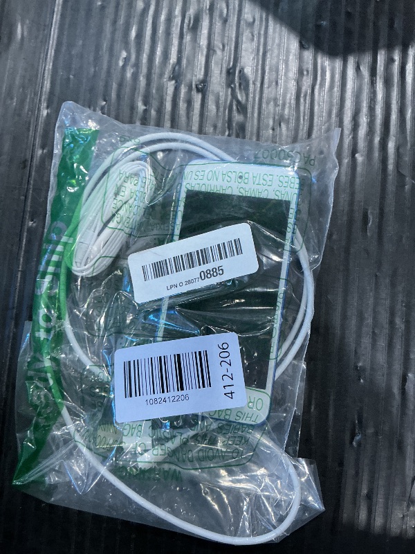 Photo 1 of **MISSING CHARGER**Apple iPod Touch 16GB Blue (6th Generation) MKH02LL/A (Refurbished)