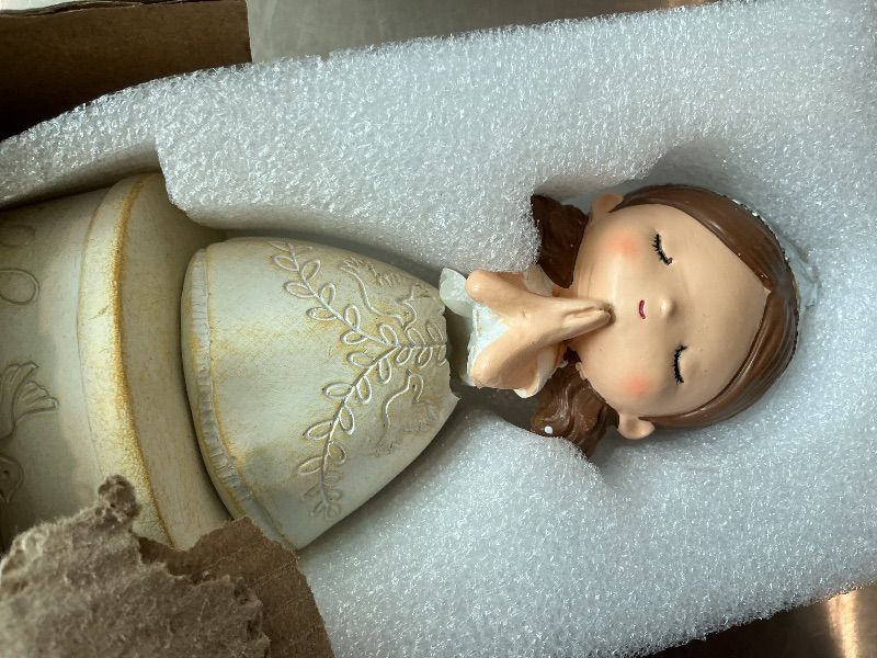 Photo 1 of [Broken by torso] First Communion Gift Set for Girls - Resin Prayer Girl Figurine with Dove & Olive Branch Design, White Religious Keepsake Statue, Pearl Necklace Cross Pendant, Gift Box Set with Inspirational Message