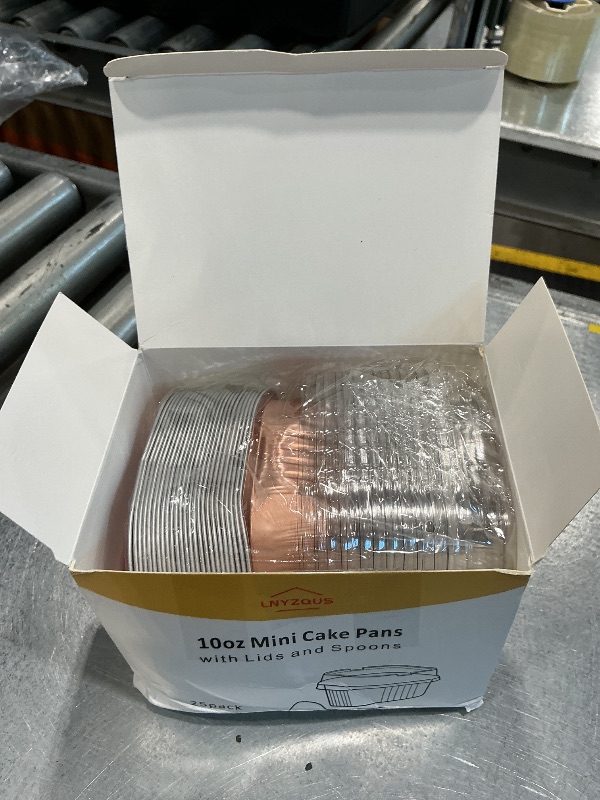 Photo 1 of *** USED AND MINOR DAMAGE SOME BENT *** LNYZQUS Mini Cake Pans with Lids 25 Pack,10oz Small Foil Baking Cups Disposable Square Muffin Tins, Individual Cupcake Containers 4” Brownie Pan for Thanksgiving Baking Gifts-Champagne