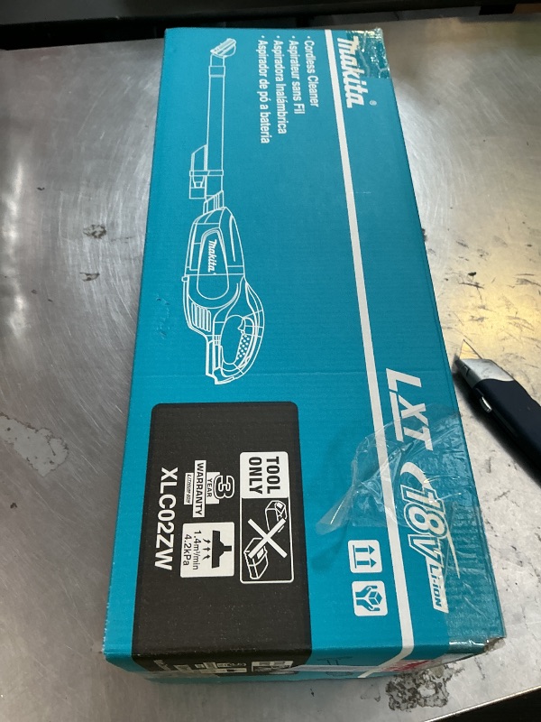 Photo 1 of Makita XLC02ZW 18V LXT Lithium-Ion Compact Cordless Vacuum, Tool Only, White