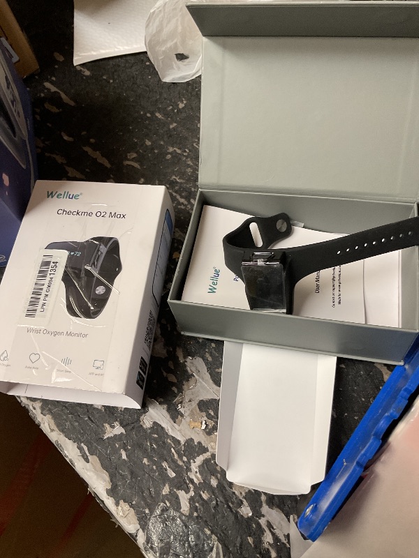 Photo 1 of Wellue Wrist Pulse Oximeter with Audio Reminder| Bluetooth Blood Oxygen Monitor Rechargeable for Continuous SPO2 Tracking with 72 Hours Battery Life, Free APP & PC Reports, Style 2