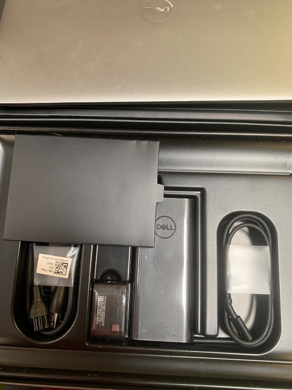 Photo 1 of Dell Precision 5000 5570 15.6" Mobile Workstation - Full HD Plus - 1920 x 1200 - Intel Core i7 12th Gen i7-12800H Tetradeca-core (14 Core) 2.40 GHz - 32 GB Total RAM - 512 GB SSD - Aluminum Titan