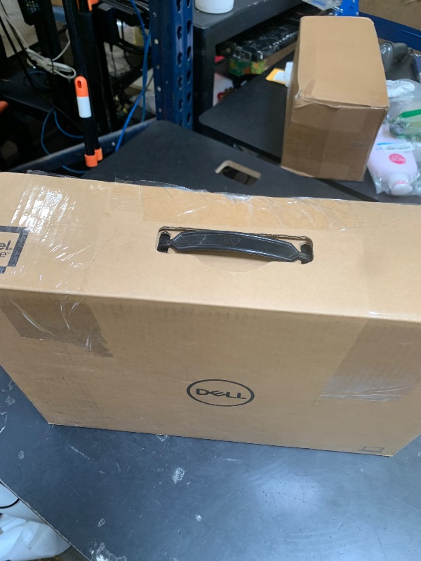 Photo 1 of Dell Precision 5000 5570 15.6" Mobile Workstation - Full HD Plus - 1920 x 1200 - Intel Core i7 12th Gen i7-12800H Tetradeca-core (14 Core) 2.40 GHz - 32 GB Total RAM - 512 GB SSD - Aluminum Titan
