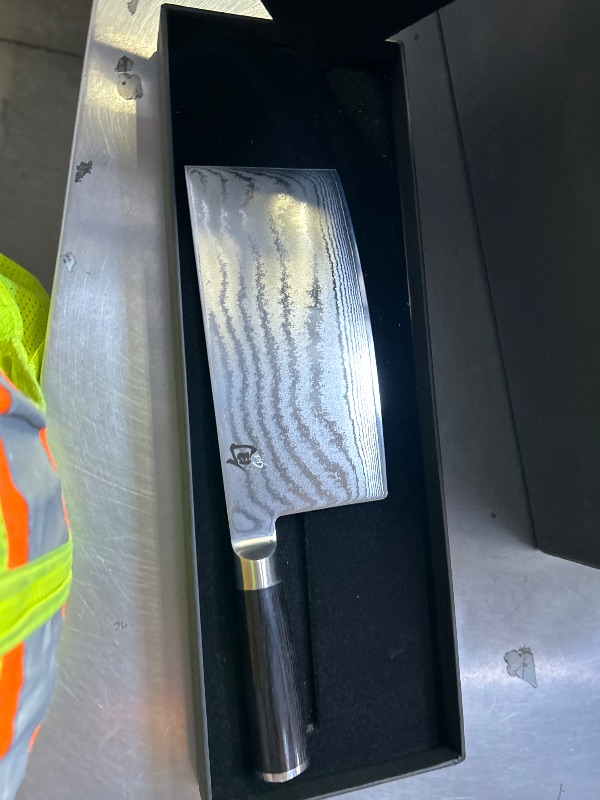 Photo 1 of Shun Classic 7" Vegetable Cleaver, Handcrafted Japanese Knife, VG-MAX Core with Damascus Stainless Steel Cladding, Pakkawood Handle, Chinese Cleaver for Processing Large Vegetables