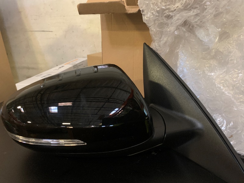 Photo 1 of ALLEGED GENESIS KIA MODEL CARS SIDE MIRROR