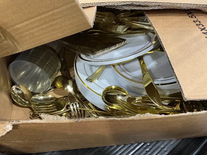 Photo 1 of [MISSING PARTS] BESTVIP 600PCS Gold Dinnerware Set for 100 Guests, Plastic Plates for Party, 100 Gold Disposable Plates, 100 Dessert Plates, 100 Cups, 100 Spoons, 100 Forks and 100 Knives