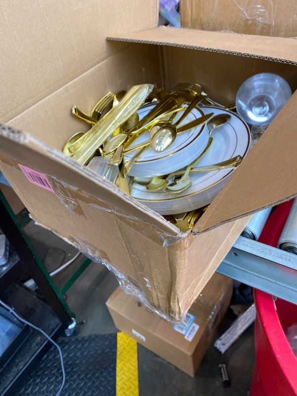 Photo 1 of [MISSING PARTS] BESTVIP 600PCS Gold Dinnerware Set for 100 Guests, Plastic Plates for Party, 100 Gold Disposable Plates, 100 Dessert Plates, 100 Cups, 100 Spoons, 100 Forks and 100 Knives