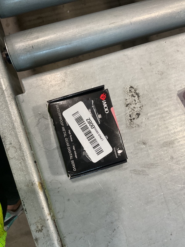 Photo 1 of 1/10 RC Crawler Servo 40KG Brushless High Torque Servo 8.4V HV Metal Gear Digital Waterproof Servo for 1/8 1/10 1/12 Scale RC Crawler Truck Cars Buggy Robotic, 180 Degree RC Steering Servo