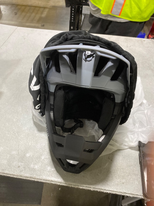 Photo 1 of Helmet fox racing