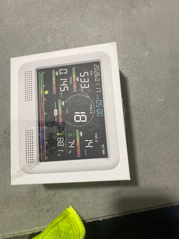 Photo 1 of KDWKD Indoor Air Quality Monitor, CO2 PM2.5 Detector (White)