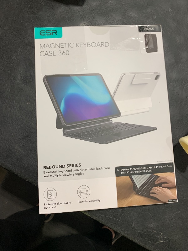 Photo 1 of ESR Keyboard Case for iPad Air 11"/Pro 11"